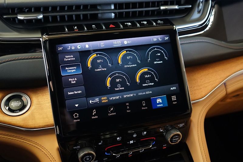 Jeep Grand Cherokee Summit Reserve L - fotka 54 z 71