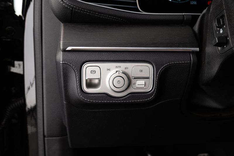 Mercedes-Benz GLS 450d 4MATIC - fotka 21 z 27