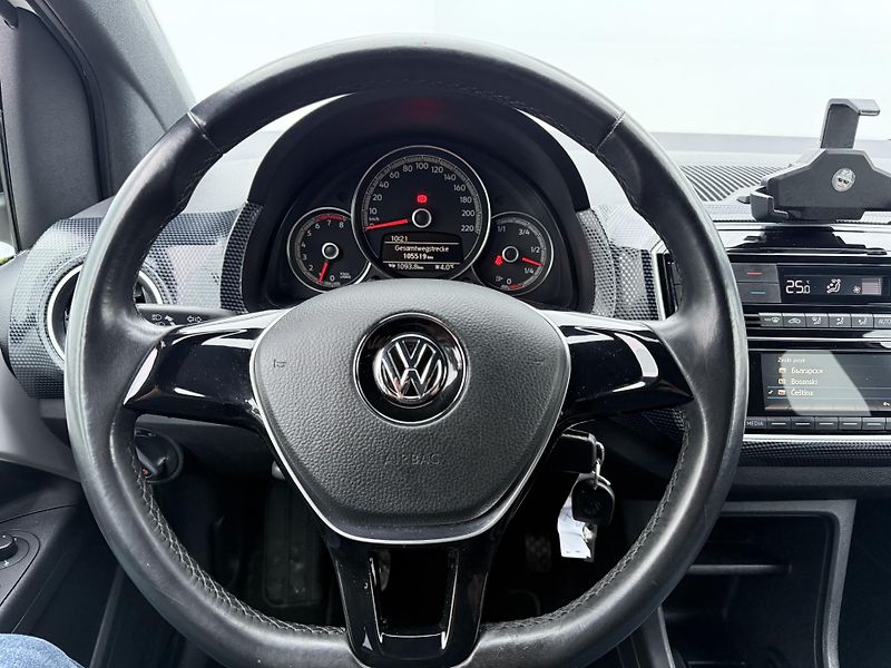 Volkswagen up! (2017) 1.0 MPI ser.knížka alu kola - fotka 18 z 25