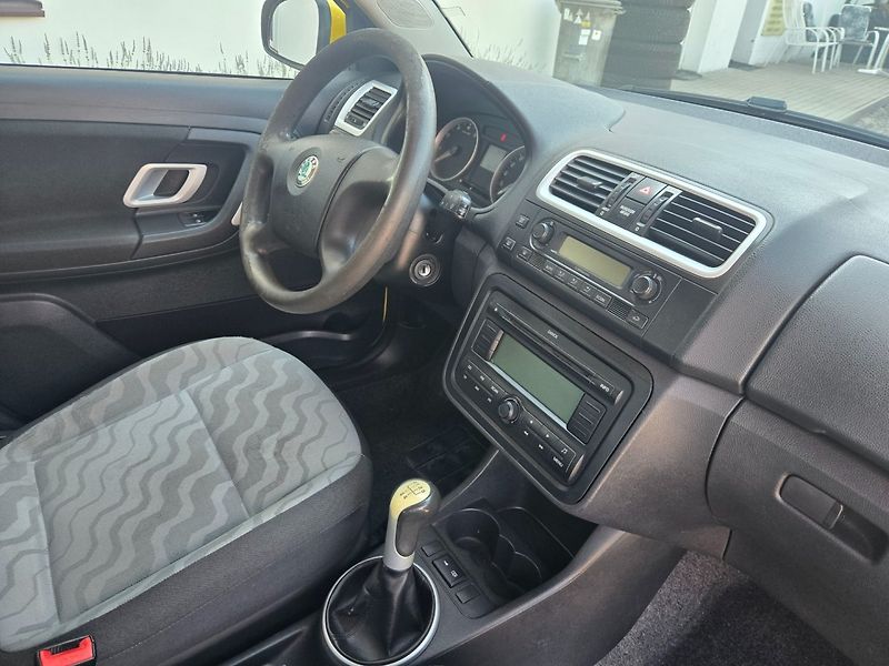 Škoda Fabia (2009) 1.4 16V Serviska - fotka 19 z 30