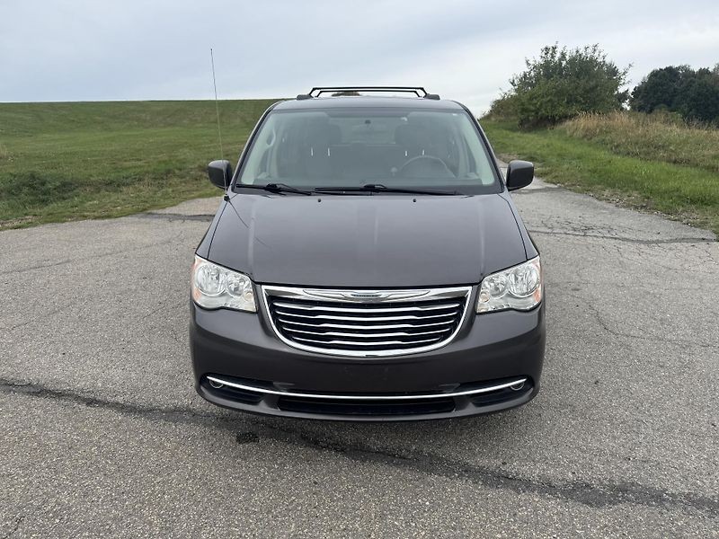 Chrysler Town & Country (2016) 3.6 V6 DOL. KM,SERVSNI KN - fotka 12 z 31