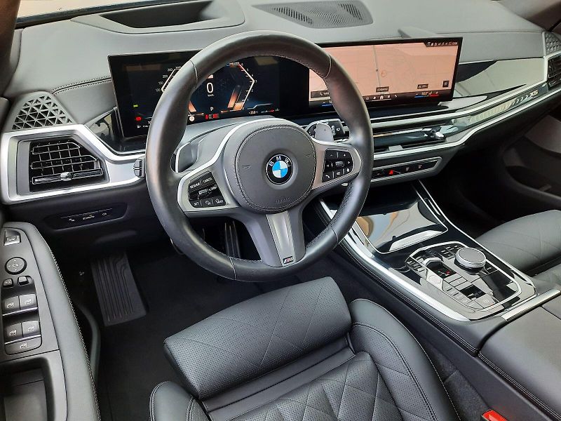 BMW X5 (2024) xDrive 30d M Sport - fotka 13 z 17