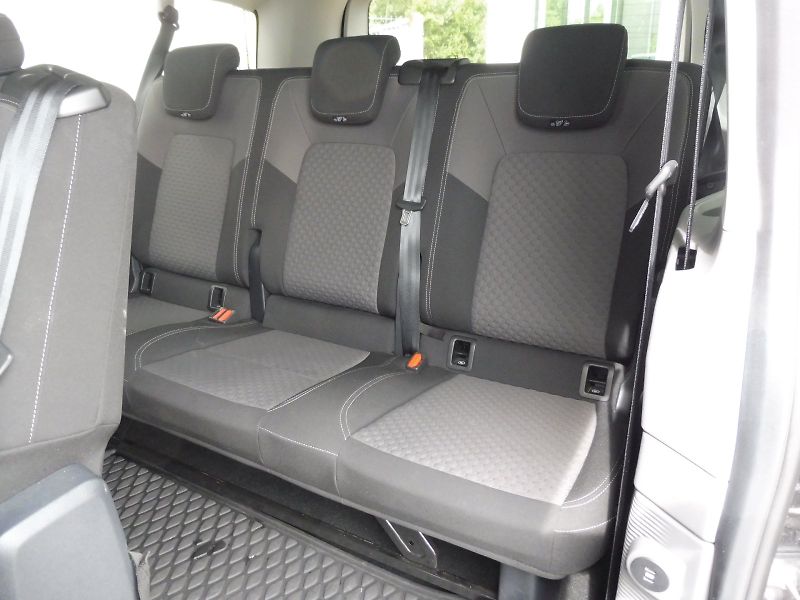 Volkswagen Caravelle (2026) Style DR 2,0 TDI 125kW 8AUT 4M - fotka 24 z 32