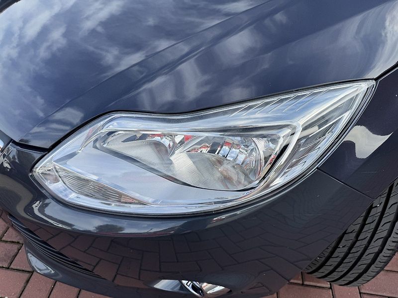 Ford Focus (2011) 1.6i Ti-VCT Klima Servis - fotka 32 z 50