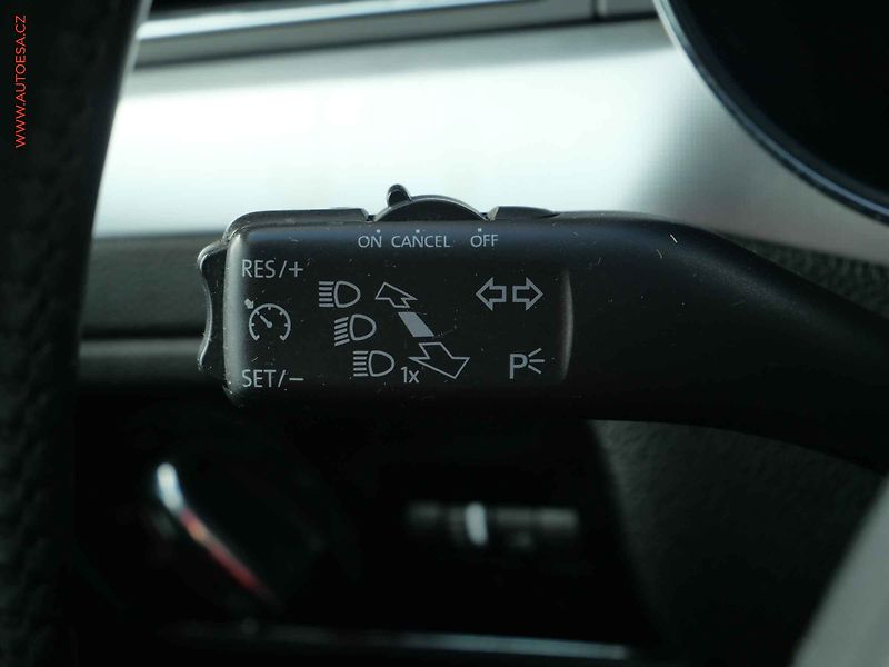 Škoda Superb (2012) 2.0TDi 4x4, Elegance, DSG - fotka 17 z 28