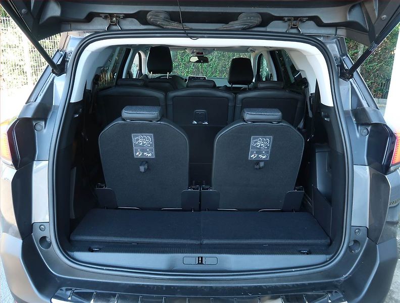 Peugeot 5008 (2019) 1.5 BlueHDi - fotka 23 z 25