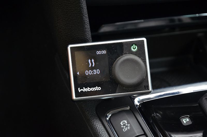 Škoda Superb (2015) 2.0 TDi DSG 4x4 WEBASTO /TAŽNÉ - fotka 31 z 38