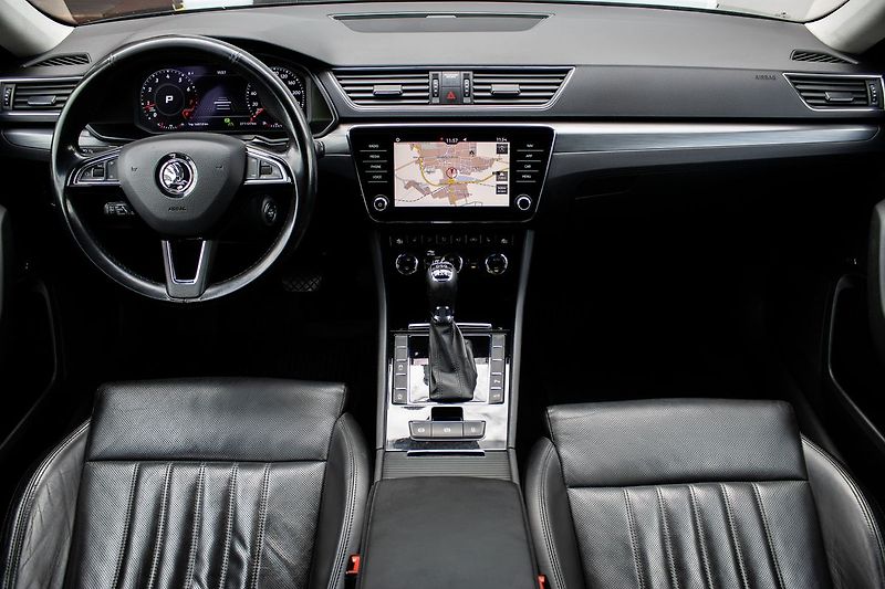 Škoda Superb - fotka 16 z 27