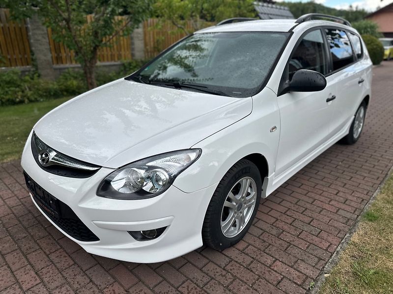 Hyundai i30 (2011) CW 1.6Crdi 66kw FIFA - fotka 2 z 24