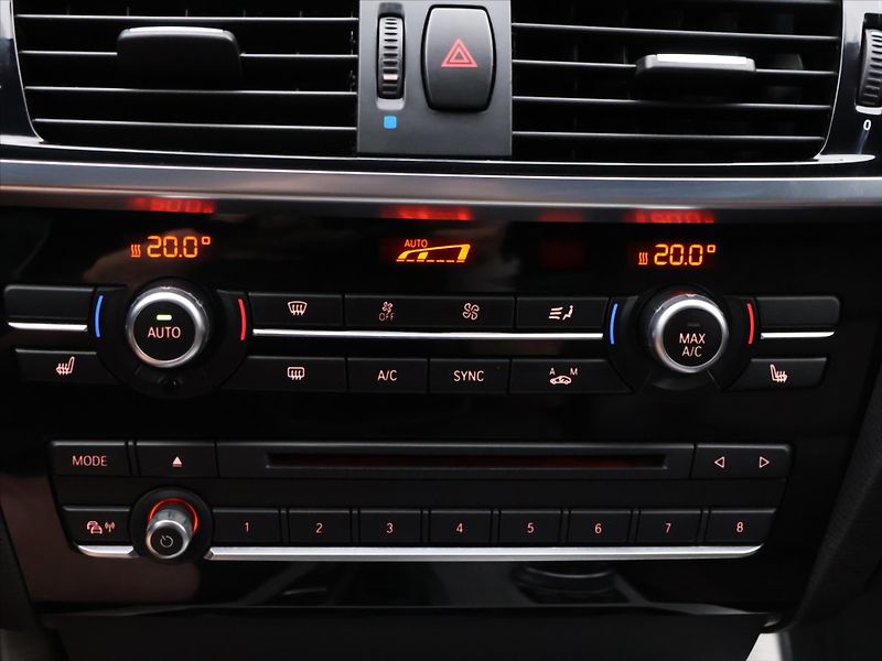BMW X4 3,0 30d xDrive M Sport Shadow - fotka 23 z 32