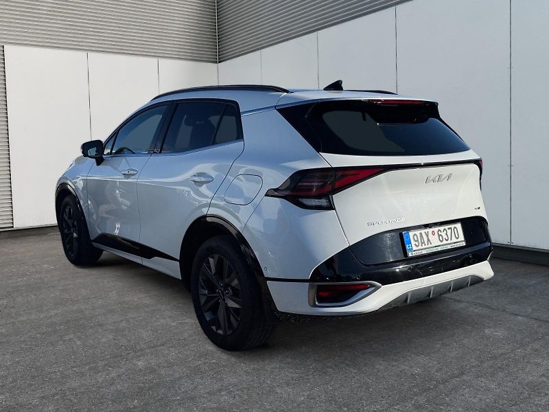 Kia Sportage (2023) GT LINE 1.6HEV 132kW 4x4 TAŽNÉ - fotka 4 z 11