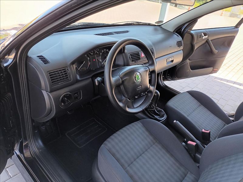 Škoda Octavia 1,6 MPI,75KW,KLIMA,SERVIS,KOLA - fotka 16 z 39