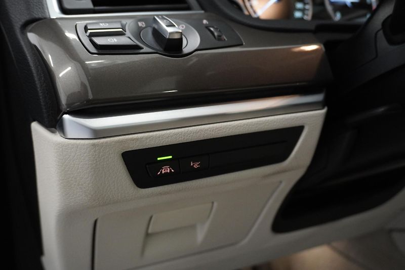 BMW Řada 5 (2014) 530D 190kW GRANTURISMO XDRIVE - fotka 13 z 32