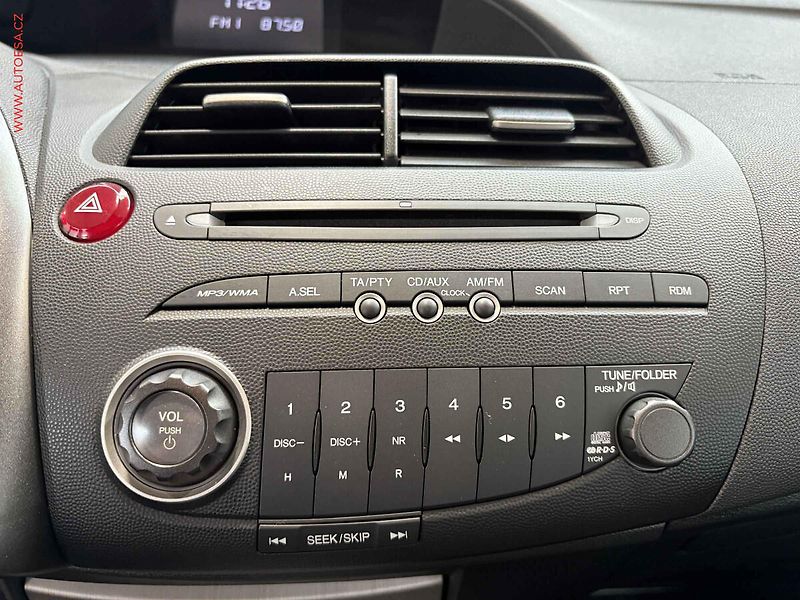 Honda Civic (2007) 1.8i-VTEC, AT, AC, temp - fotka 13 z 15