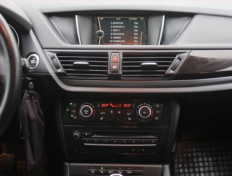 BMW X1 (2015) xDrive18d, 4X4, Automat, Kůže - fotka 12 z 19