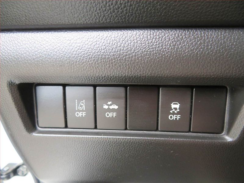 Suzuki Swift (2019) 1.2 DualJet, Automat - fotka 17 z 19