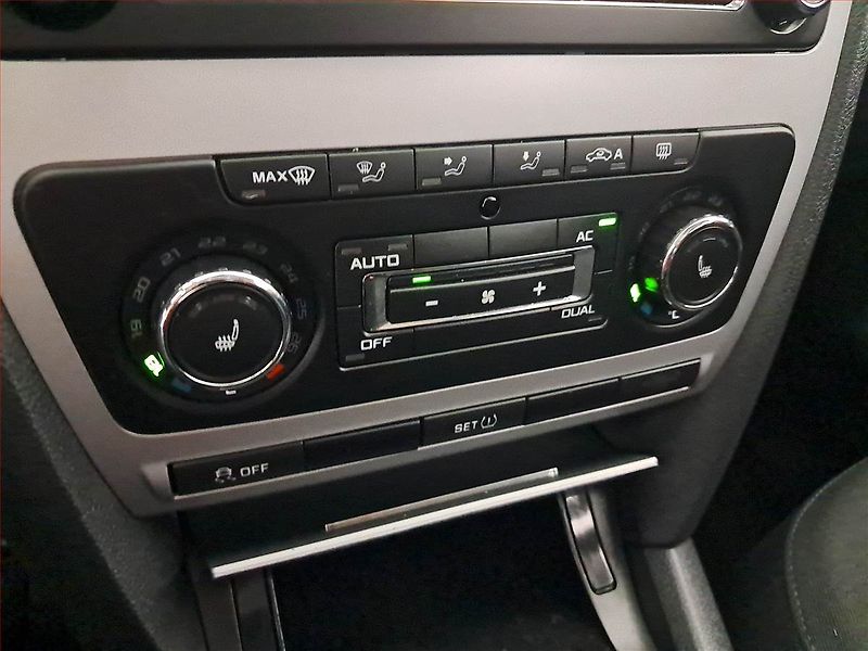 Škoda Octavia (2013) 2.0 TDI, Serv.kniha, Tempomat - fotka 13 z 18