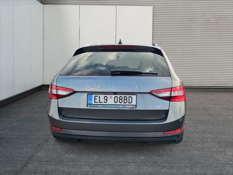 Škoda Superb 1,4 PHEV 160 Style DSG - fotka 4 z 11