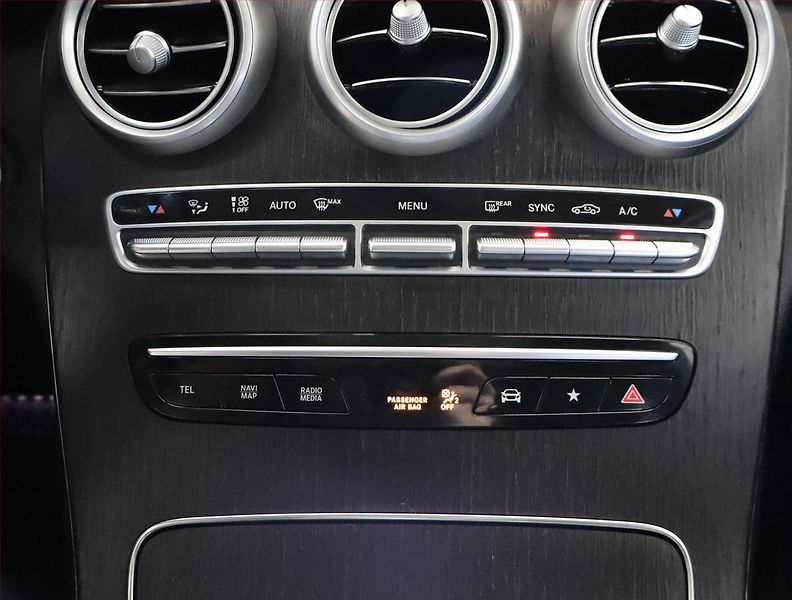 Mercedes-Benz GLC (2020) AMG line 300 d 4MATIC - fotka 12 z 25