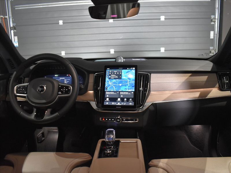 Volvo XC90 2,0 T8 AWD Ultra Masáže,B&W - fotka 14 z 28