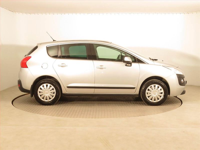 Peugeot 3008 (2010) 1.6 HDi, Tempomat - fotka 6 z 14