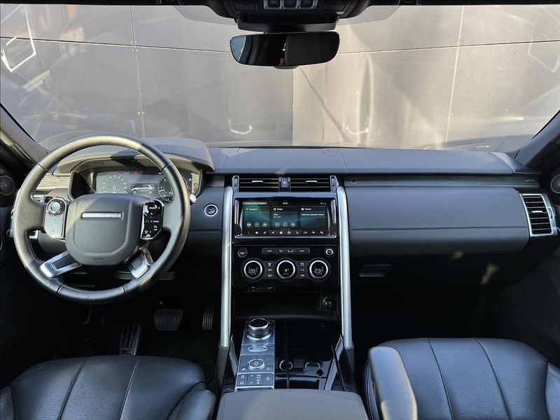 Land Rover Discovery 3,0 SDV6 HSE AWD AT DPH - fotka 14 z 31