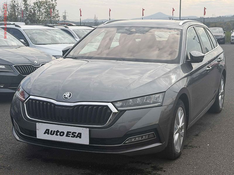 Škoda Octavia (2023) 2.0 TDi, 2.maj,ČR, Style, DSG - fotka 3 z 18