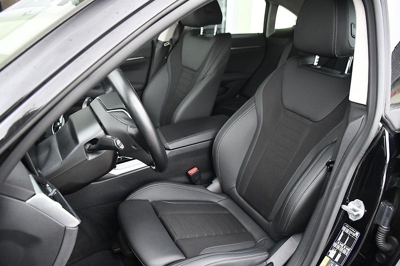 BMW i4 eDrive40 97%SoH - fotka 14 z 38