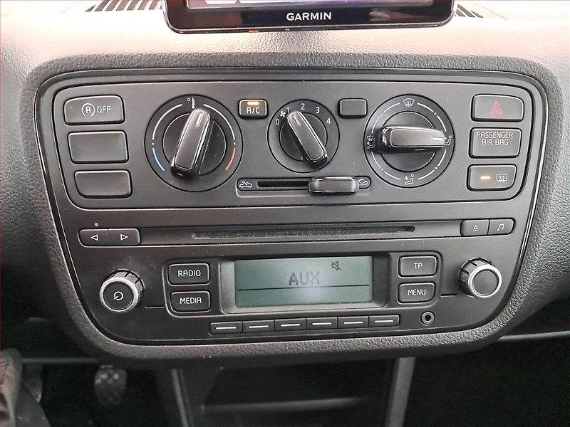 Škoda Citigo (2015) 1.0 MPI, Navi, Park. senzory - fotka 13 z 16