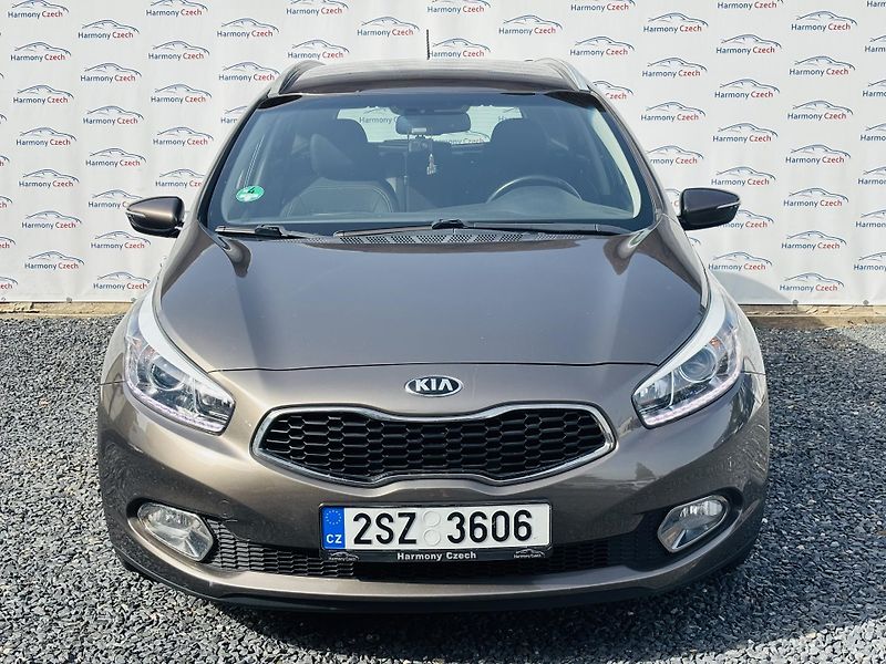 Kia Ceed (2014) 1.6 GDI, 99kW, ČR - fotka 2 z 18