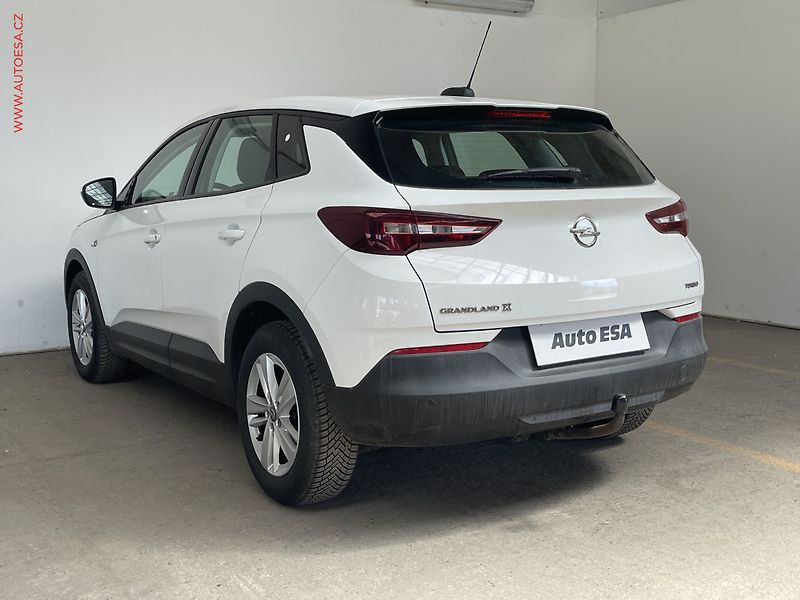 Opel Grandland X (2018) 1.2T, Edition, TZ - fotka 6 z 16