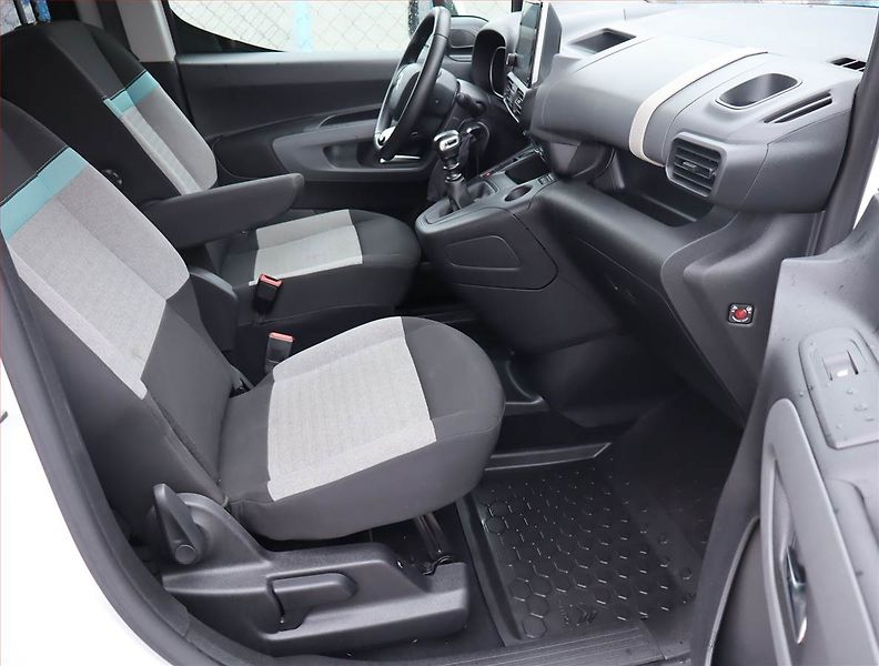 Citroën Berlingo (2020) Feel 1.5 BlueHDi, 5Míst, SR - fotka 9 z 17