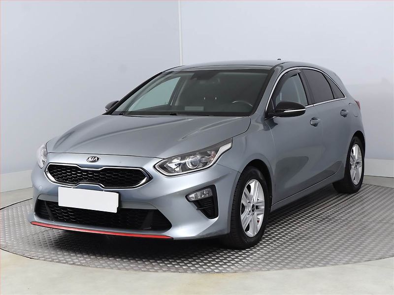 Kia Ceed (2019) Gold 1.4 T-GDI, Automat - fotka 2 z 18