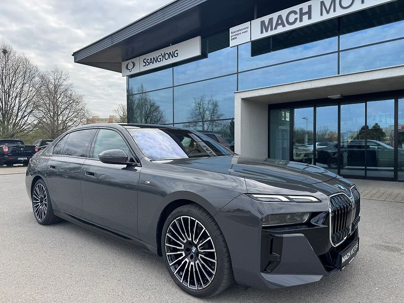 BMW Řada 7 740d xDrive  TV TOP - fotka 3 z 22