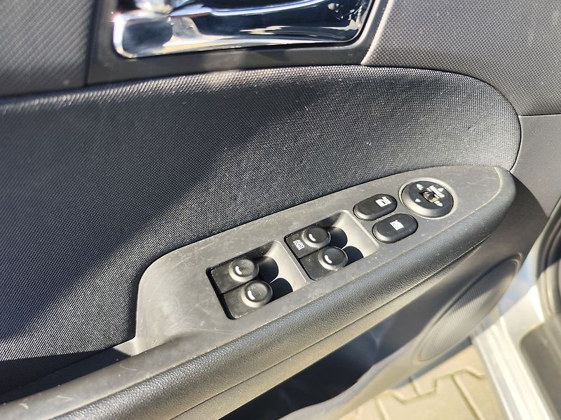 Hyundai i30 1.6 CRDI/85kW Comfort - fotka 22 z 23