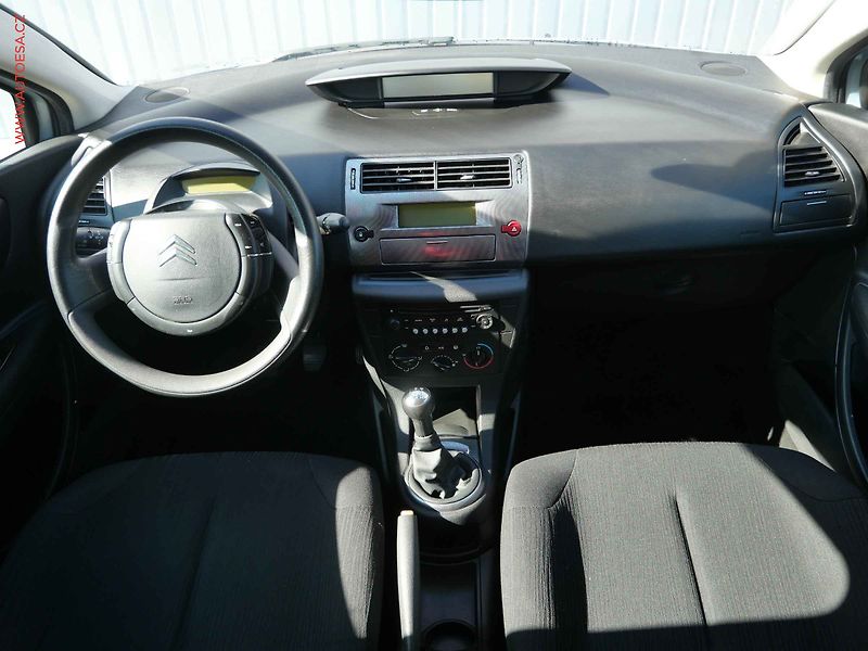 Citroën C4 (2007) 1.6 i, 2.maj,ČR, AC, temp - fotka 8 z 17