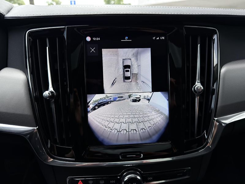 Volvo S90 T8 AWD // ULTIMATE // 335 kW - fotka 29 z 50