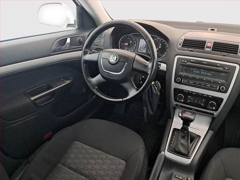 Škoda Octavia (2012) 1.6 TDI, Automat, Tempomat - fotka 7 z 16