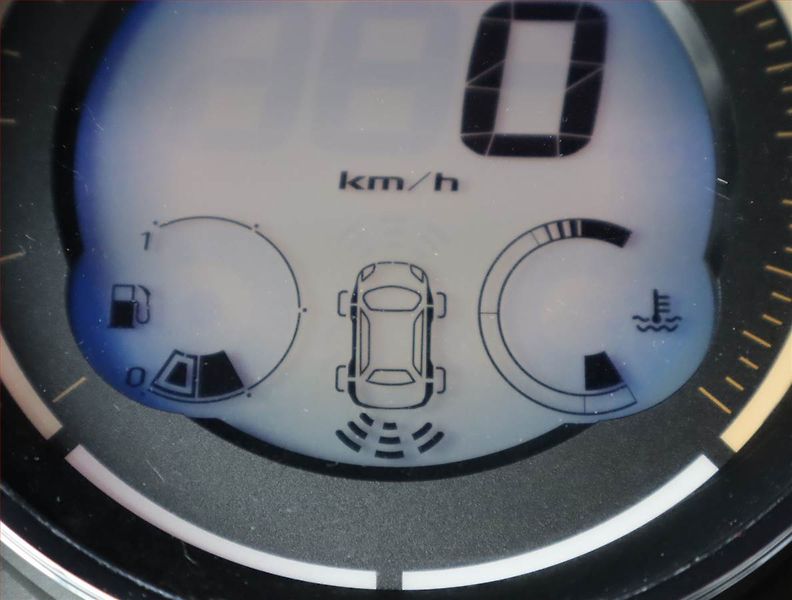 Renault Fluence (2015) 1.6 dCi, Tempomat - fotka 19 z 19