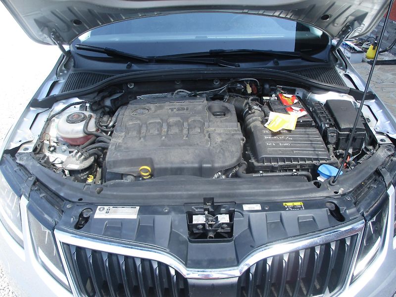 Škoda Octavia 2.0 TDi SCOUT 1.MAJ ČR - fotka 37 z 46