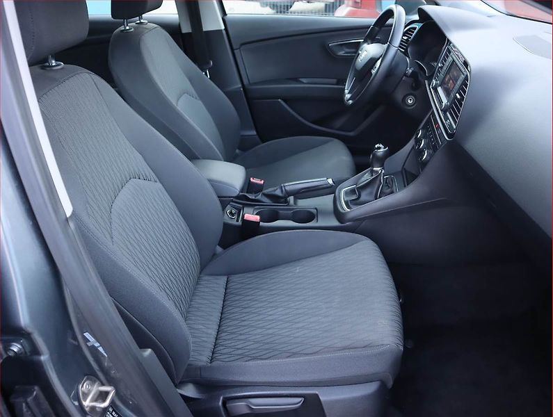 Seat Leon (2014) 1.4 TSI, Tempomat - fotka 9 z 17