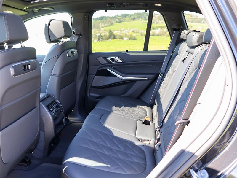 BMW X5 3,0 xDrive 30d  Mpacket - fotka 19 z 45
