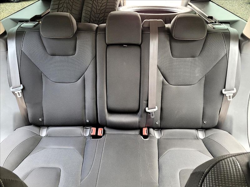 Ford Mondeo 2,0 DA,Limited,xenon,navi,výhř - fotka 40 z 50
