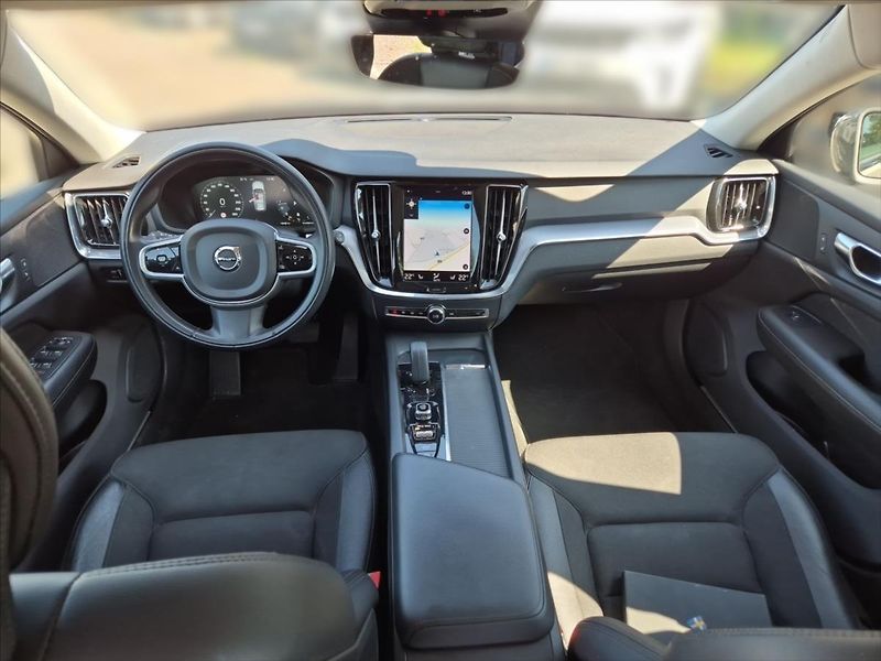 Volvo V60 2,0 D4 AWD Cross Country - fotka 9 z 19