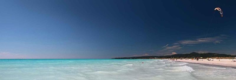 Lokalitě Spiagge Bianche se přezdívá Italské Maledivy či Karibik.