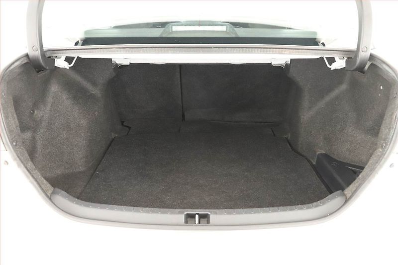 Toyota Corolla (2016) 1.6 Valvematic, Tempomat - fotka 13 z 15