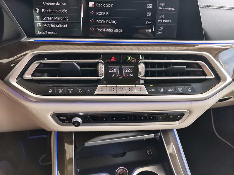 BMW X5 (2021) M50i 390kW xDrive - fotka 21 z 30