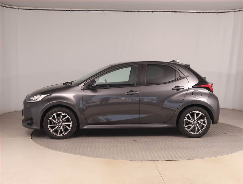Toyota Yaris (2022) 1.5 VVT-i, ČR,1.maj, Tempomat - fotka 3 z 17