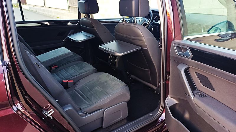 Volkswagen Touran 2.0 TDI 110kW HIGHLINE - fotka 12 z 50