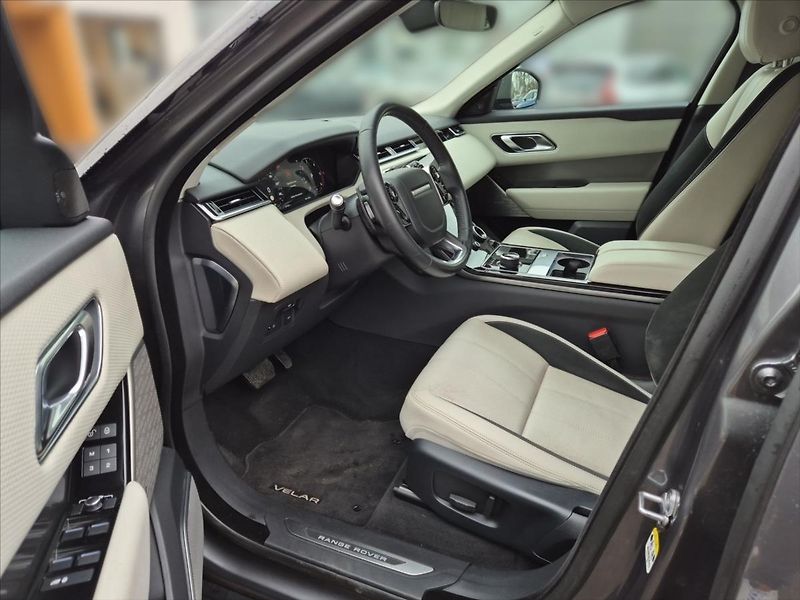 Land Rover Range Rover Velar 3,0 D300 SE AT AWD - fotka 7 z 19